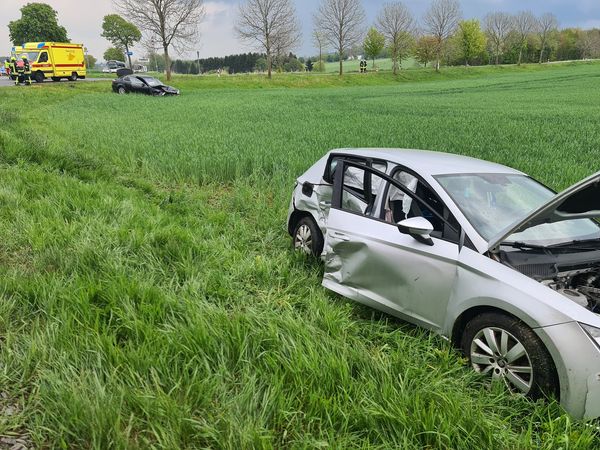 Einsatzfoto Verkehrsunfall mit eingeklemmter Person